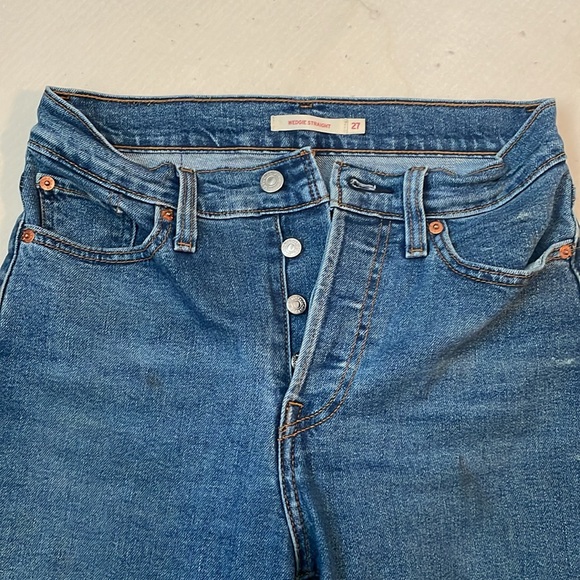Levi's Women's Wedgie Straight Jeans - Picture 4 of 6